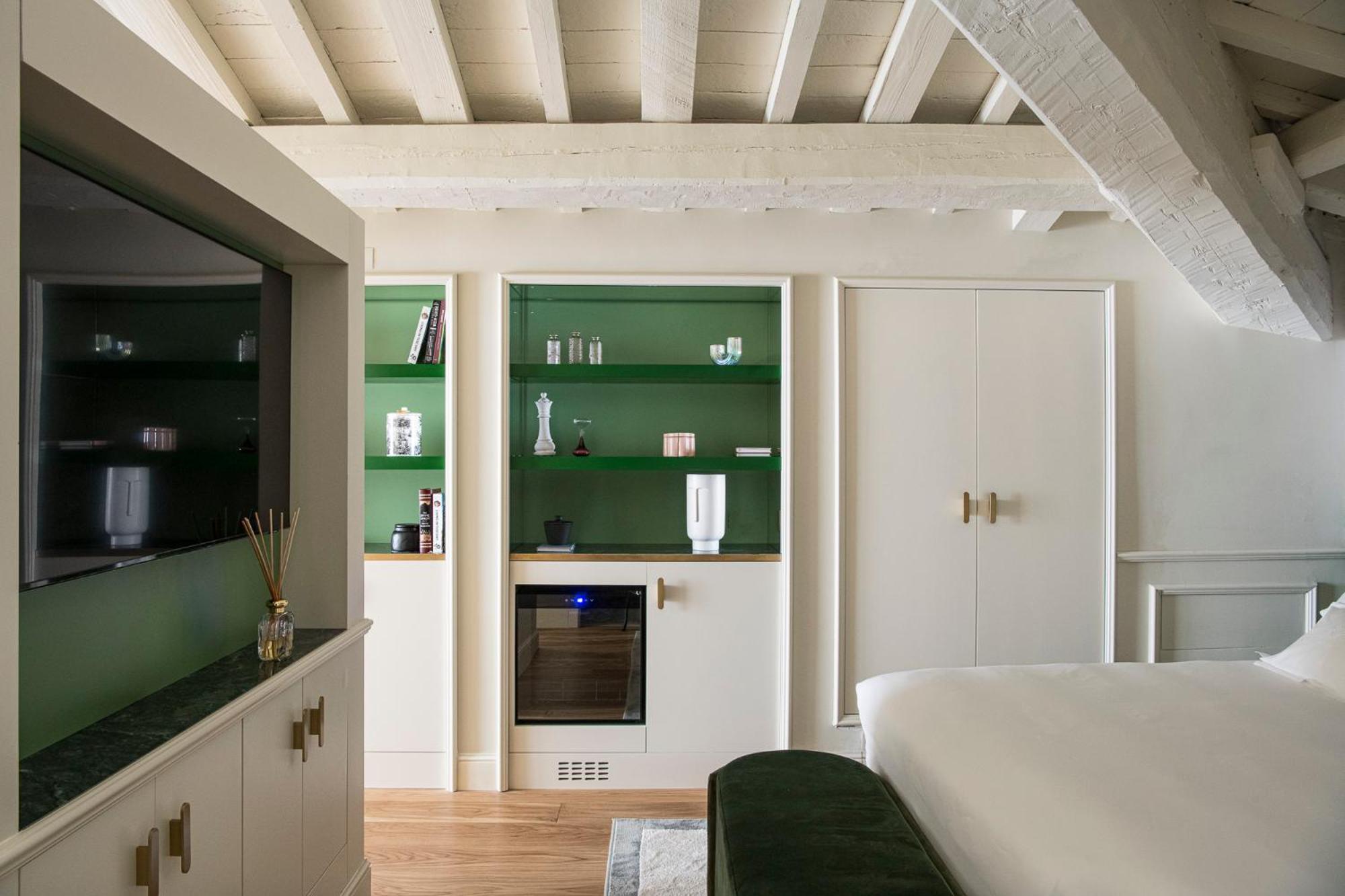 Hotel La Gemma Firenze Esterno foto The interior of a flat at the top of the building